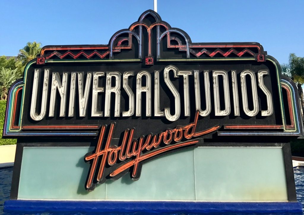 universal studios hollywood sign