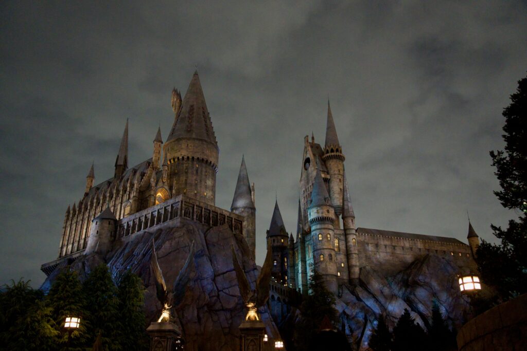 hogwarts castle at night