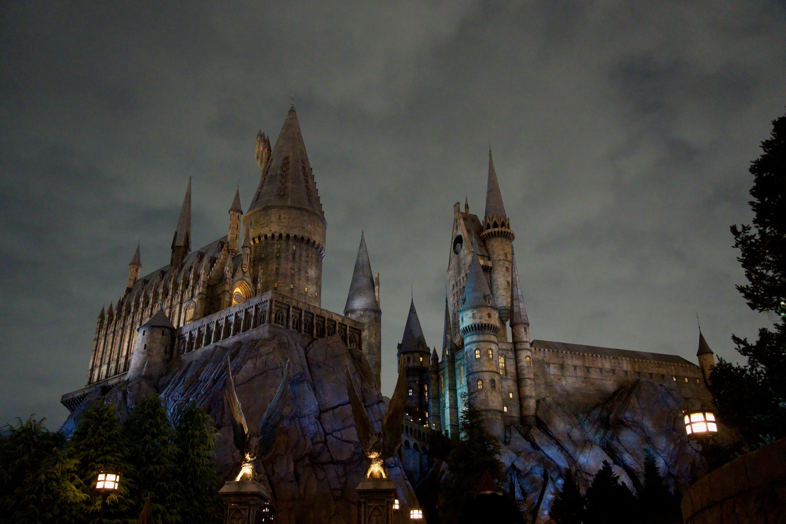 hogwarts castle at night